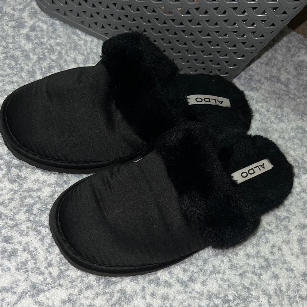 Aldo Women's Cozy Black Slippers